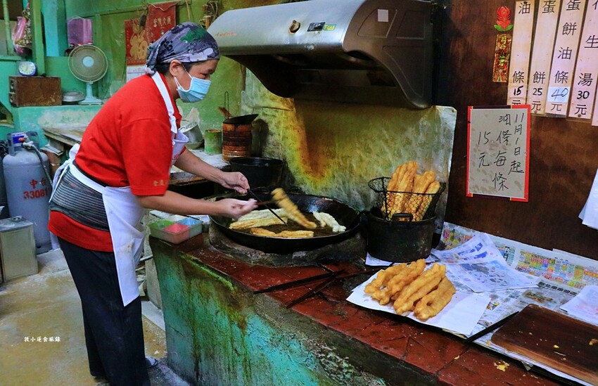 金岐早點‧金門道地老字號早點，蛋餅包油條，吃過包你唸唸不忘回味無窮 - 敦 小 蓮の食旅錄
