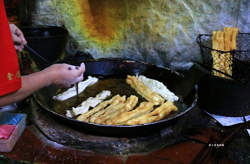 金岐早點‧金門道地老字號早點，蛋餅包油條，吃過包你唸唸不忘回味無窮 - 敦 小 蓮の食旅錄