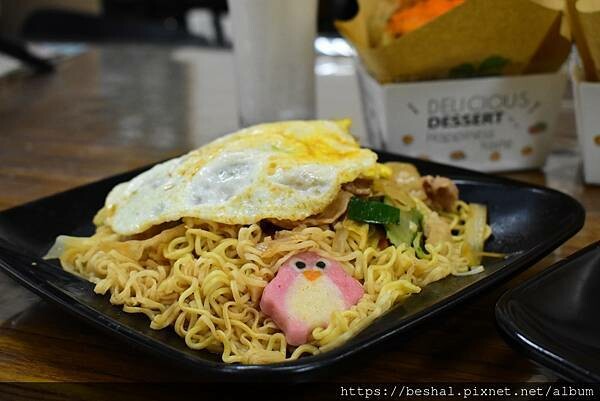 三和夜市推薦必吃肉夾饃~饃飯生創意飯餅專賣店搬到龍門路囉!街
