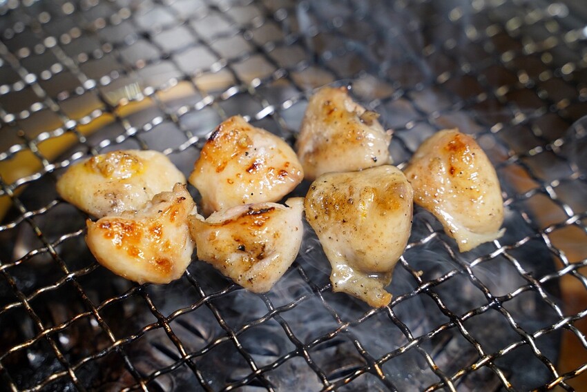 新竹燒肉新選擇!新開幕「路易奇電力公司-新竹電廠」主打手切日本秋田、熊本A5和牛,使用口感香氣最棒的冷藏熟成肉,只要挑戰自己烤肉,最高享半價優惠! - 阿華田的美食日記