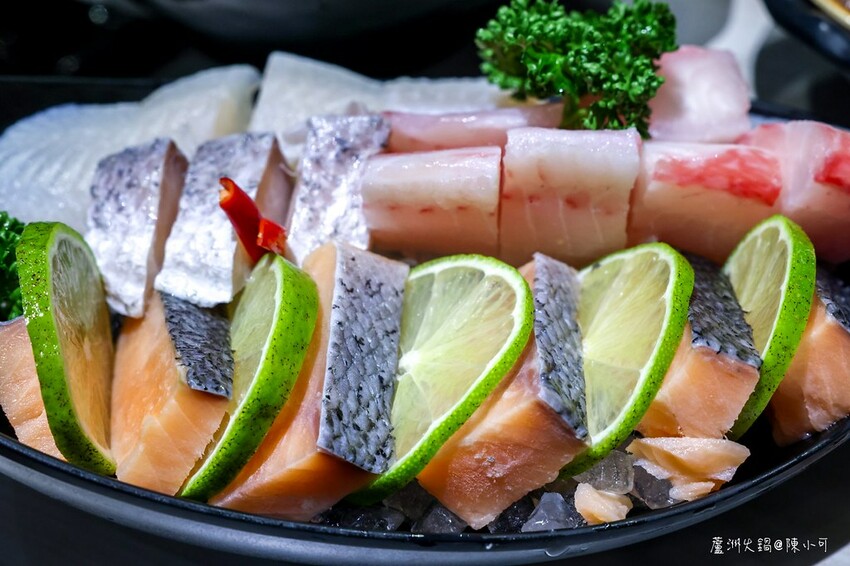 新北市蘆洲區【蘆洲火鍋】XO SHABU SHABU 蘆洲店，雙人肉王套餐送蛤蠣大滿足