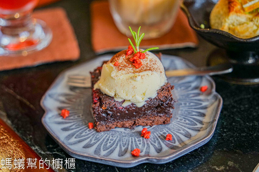 紅葉大旅社光雕童玩咖啡廳 | 彰化舊旅社改造咖啡館。 - 螞蟻幫的櫥櫃