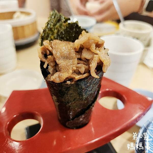 高雄市三民區【高雄‧三民】公仔迴轉壽司-科工館創始店│科工館北館地下室停車場旁的迴轉壽司店