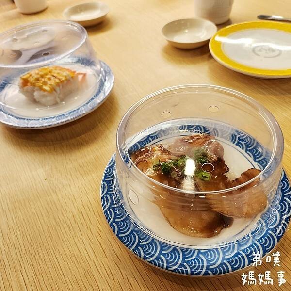 高雄市三民區【高雄‧三民】公仔迴轉壽司-科工館創始店│科工館北館地下室停車場旁的迴轉壽司店