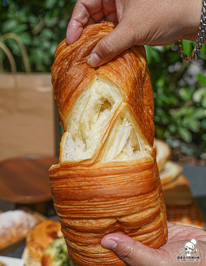 高雄 TAi香 五星烘焙麵包，招牌手撕丹麥吐司、鳶尾花丹麥、曲奇可頌 、秒殺巴黎珍珠 X 頂級麵粉、老麵製作 承億酒店 - 跟著尼力吃喝玩樂＆親子生活