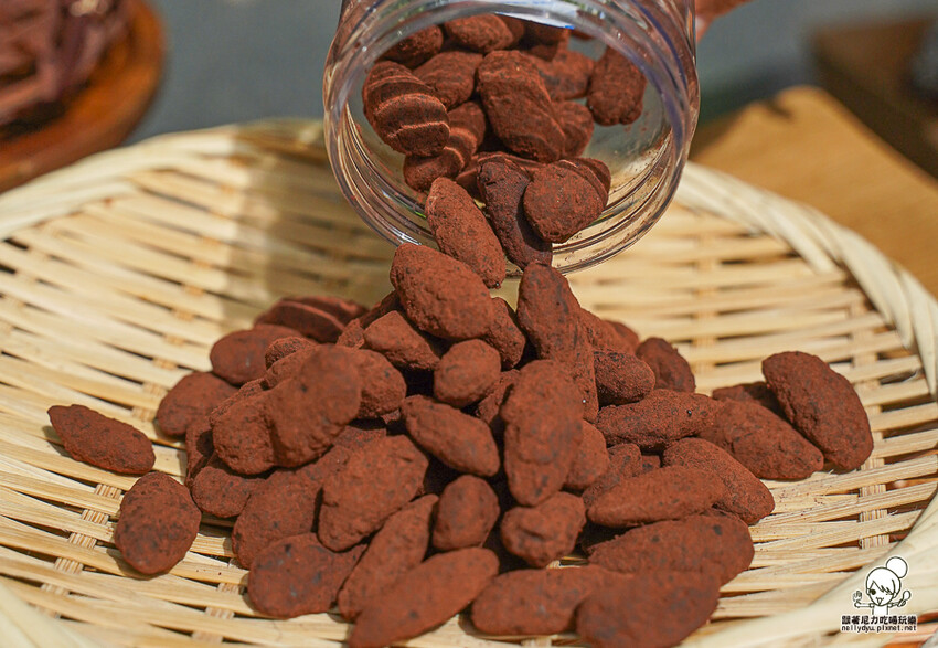 高雄 TAi香 五星烘焙麵包，招牌手撕丹麥吐司、鳶尾花丹麥、曲奇可頌 、秒殺巴黎珍珠 X 頂級麵粉、老麵製作 承億酒店 - 跟著尼力吃喝玩樂＆親子生活