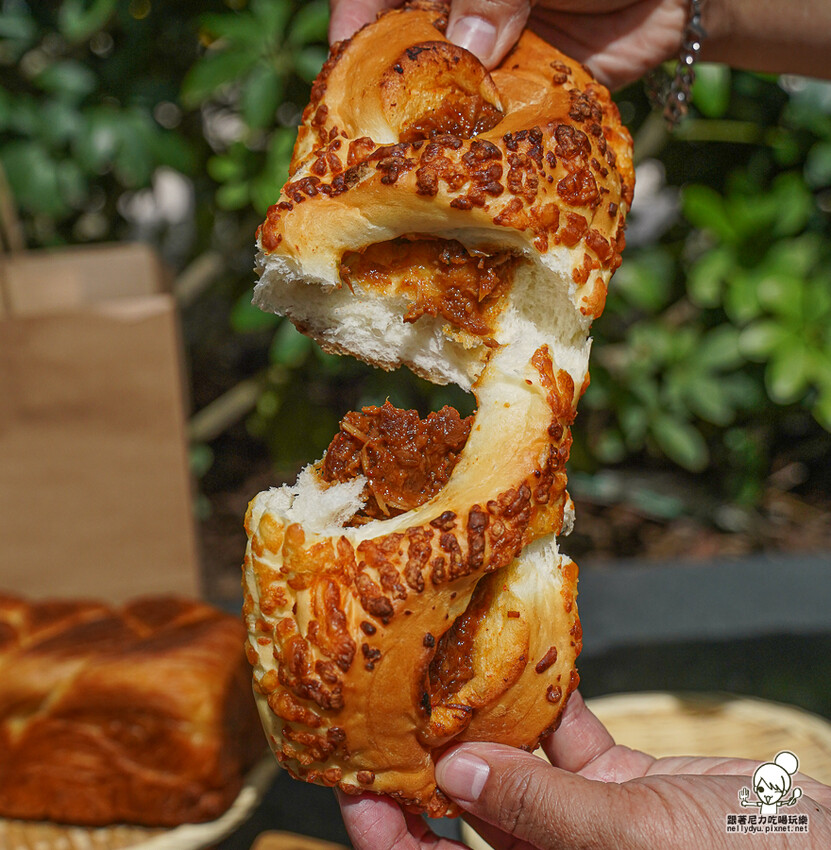 高雄 TAi香 五星烘焙麵包，招牌手撕丹麥吐司、鳶尾花丹麥、曲奇可頌 、秒殺巴黎珍珠 X 頂級麵粉、老麵製作 承億酒店 - 跟著尼力吃喝玩樂＆親子生活