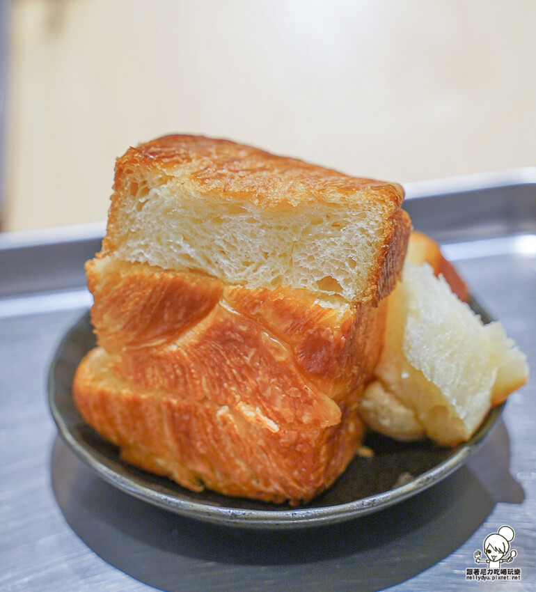高雄 TAi香 五星烘焙麵包，招牌手撕丹麥吐司、鳶尾花丹麥、曲奇可頌 、秒殺巴黎珍珠 X 頂級麵粉、老麵製作 承億酒店 - 跟著尼力吃喝玩樂＆親子生活