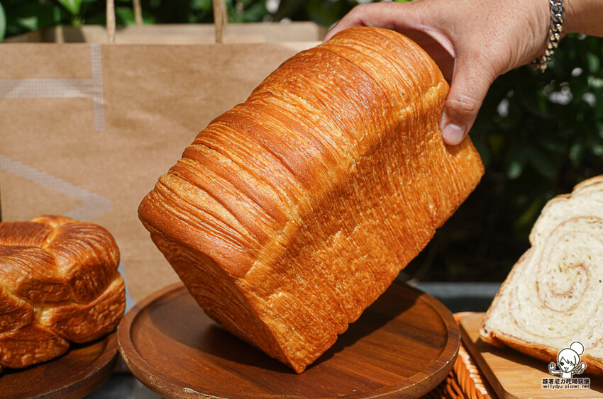 高雄 TAi香 五星烘焙麵包，招牌手撕丹麥吐司、鳶尾花丹麥、曲奇可頌 、秒殺巴黎珍珠 X 頂級麵粉、老麵製作 承億酒店 - 跟著尼力吃喝玩樂＆親子生活