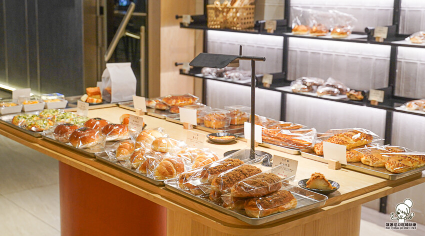 高雄 TAi香 五星烘焙麵包，招牌手撕丹麥吐司、鳶尾花丹麥、曲奇可頌 、秒殺巴黎珍珠 X 頂級麵粉、老麵製作 承億酒店 - 跟著尼力吃喝玩樂＆親子生活