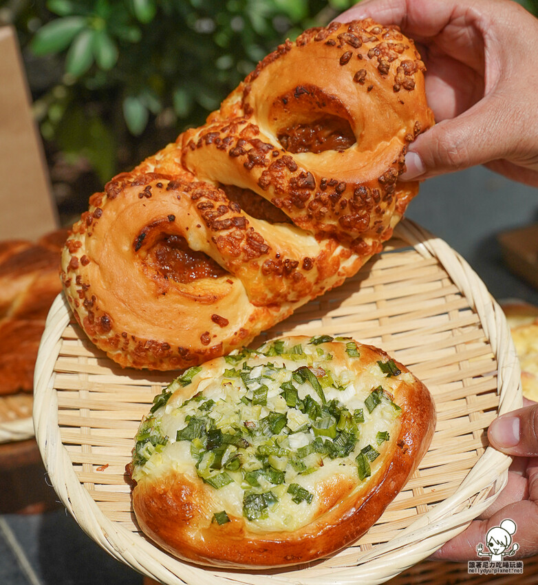 高雄 TAi香 五星烘焙麵包，招牌手撕丹麥吐司、鳶尾花丹麥、曲奇可頌 、秒殺巴黎珍珠 X 頂級麵粉、老麵製作 承億酒店 - 跟著尼力吃喝玩樂＆親子生活