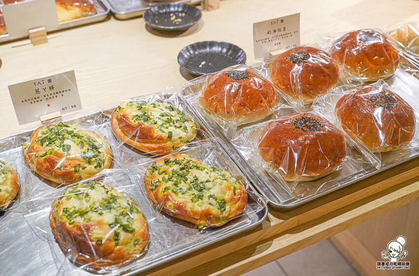 高雄 TAi香 五星烘焙麵包，招牌手撕丹麥吐司、鳶尾花丹麥、曲奇可頌 、秒殺巴黎珍珠 X 頂級麵粉、老麵製作 承億酒店 - 跟著尼力吃喝玩樂＆親子生活