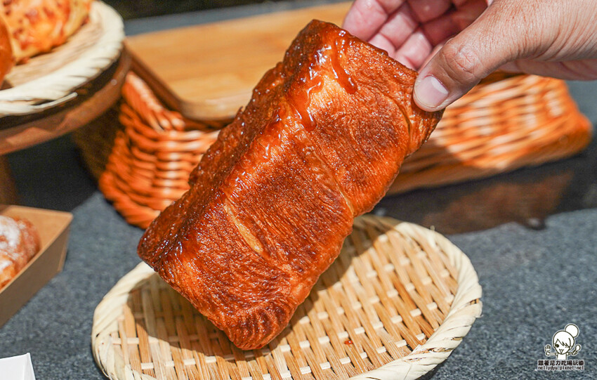 高雄 TAi香 五星烘焙麵包，招牌手撕丹麥吐司、鳶尾花丹麥、曲奇可頌 、秒殺巴黎珍珠 X 頂級麵粉、老麵製作 承億酒店 - 跟著尼力吃喝玩樂＆親子生活