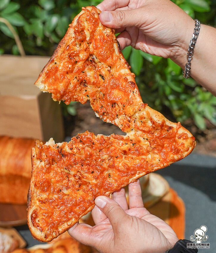 高雄 TAi香 五星烘焙麵包，招牌手撕丹麥吐司、鳶尾花丹麥、曲奇可頌 、秒殺巴黎珍珠 X 頂級麵粉、老麵製作 承億酒店 - 跟著尼力吃喝玩樂＆親子生活