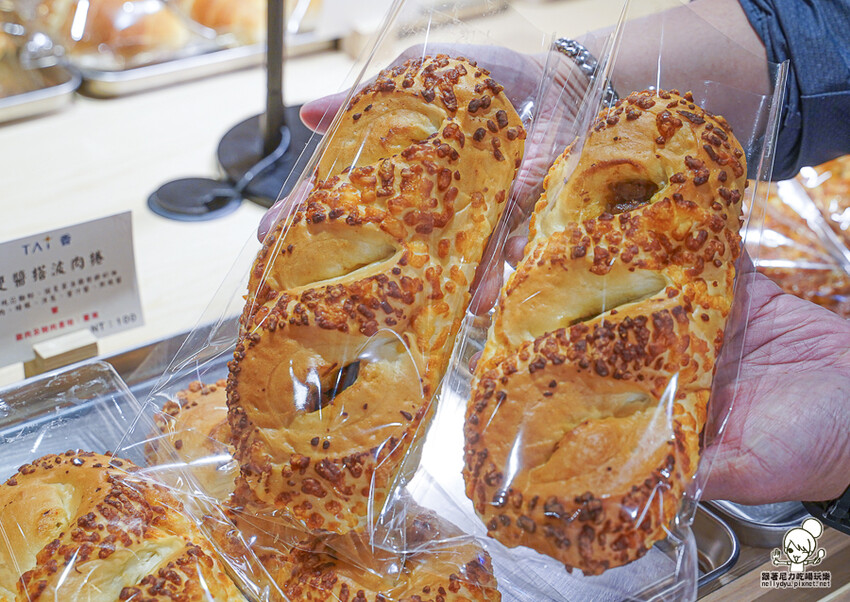 高雄 TAi香 五星烘焙麵包，招牌手撕丹麥吐司、鳶尾花丹麥、曲奇可頌 、秒殺巴黎珍珠 X 頂級麵粉、老麵製作 承億酒店 - 跟著尼力吃喝玩樂＆親子生活
