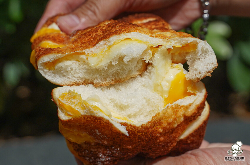 高雄 TAi香 五星烘焙麵包，招牌手撕丹麥吐司、鳶尾花丹麥、曲奇可頌 、秒殺巴黎珍珠 X 頂級麵粉、老麵製作 承億酒店 - 跟著尼力吃喝玩樂＆親子生活