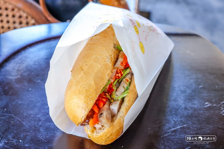 新北市中和區【中和越南小吃】小梅越南法國麵包，用炭火烤的法國麵包！