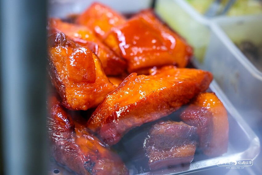 新北市中和區【中和越南小吃】小梅越南法國麵包，用炭火烤的法國麵包！