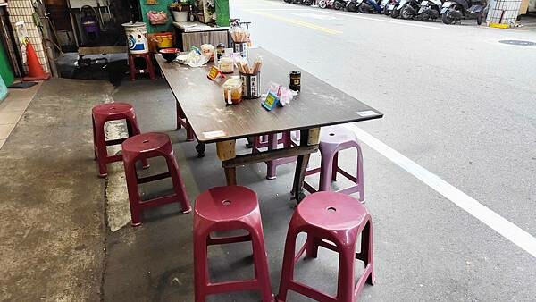 新北市板橋區新海懷念臭豆腐大腸麵線｜酥酥脆脆又會吸湯汁的美味臭豆腐