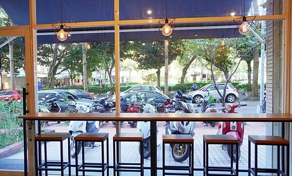 LINE_ALBUM_卉-HUI CAFE 法式甜點 早午餐_231112_29.jpg