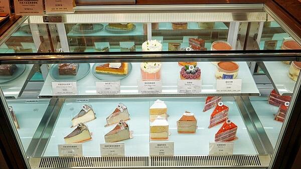 LINE_ALBUM_卉-HUI CAFE 法式甜點 早午餐_231112_3.jpg