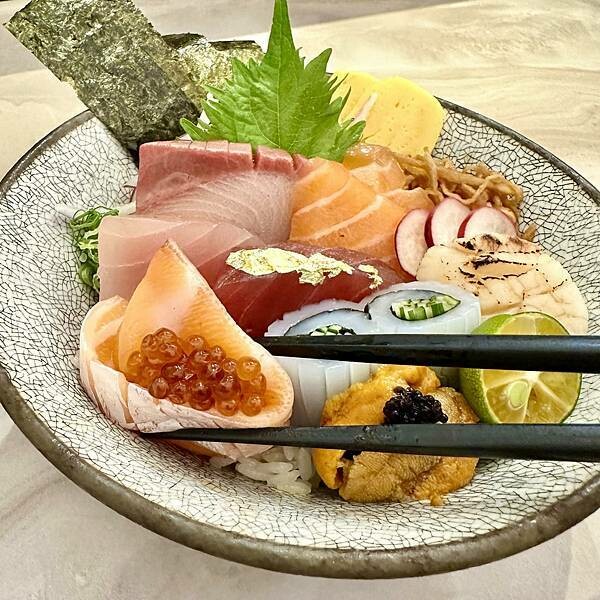 新竹城隍廟旁的隱藏美味!笑門日本料理,重拾舌尖幸福感! 新竹城隍廟旁的隱藏美味!笑門日本料理,重拾舌尖幸福感!