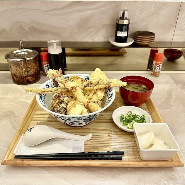 新竹城隍廟旁的隱藏美味!笑門日本料理,重拾舌尖幸福感! 新竹城隍廟旁的隱藏美味!笑門日本料理,重拾舌尖幸福感!