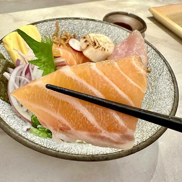 新竹城隍廟旁的隱藏美味!笑門日本料理,重拾舌尖幸福感! 新竹城隍廟旁的隱藏美味!笑門日本料理,重拾舌尖幸福感!