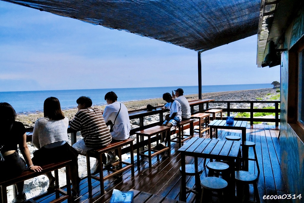 小琉球海找冰｜必訪海景冰店，吃冰看海超療癒，厚石群礁海景第一