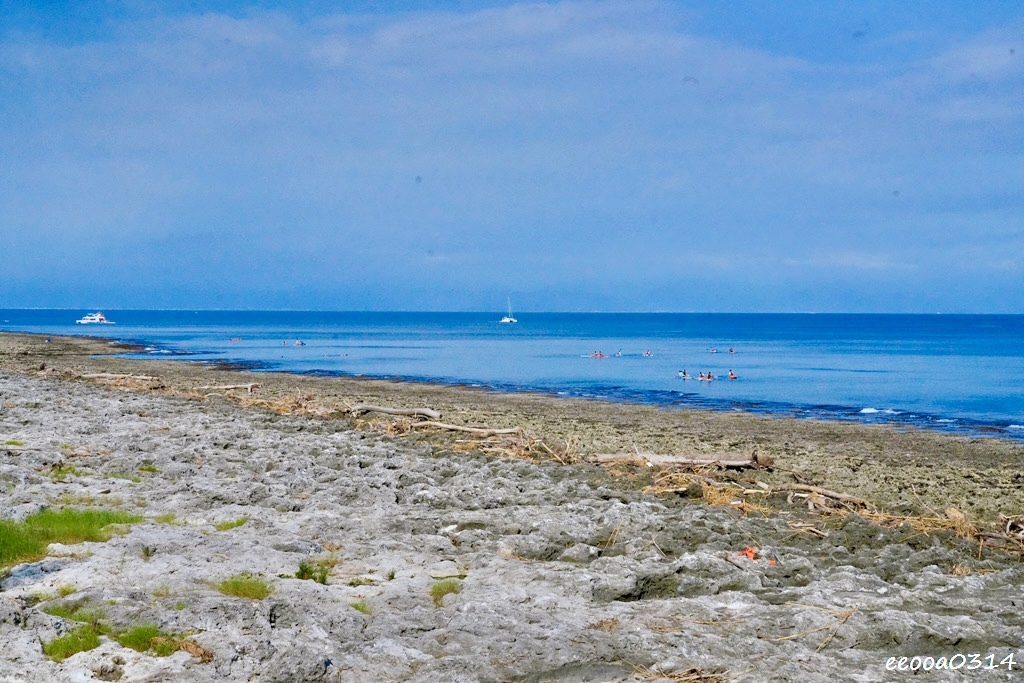 小琉球海找冰｜必訪海景冰店，吃冰看海超療癒，厚石群礁海景第一