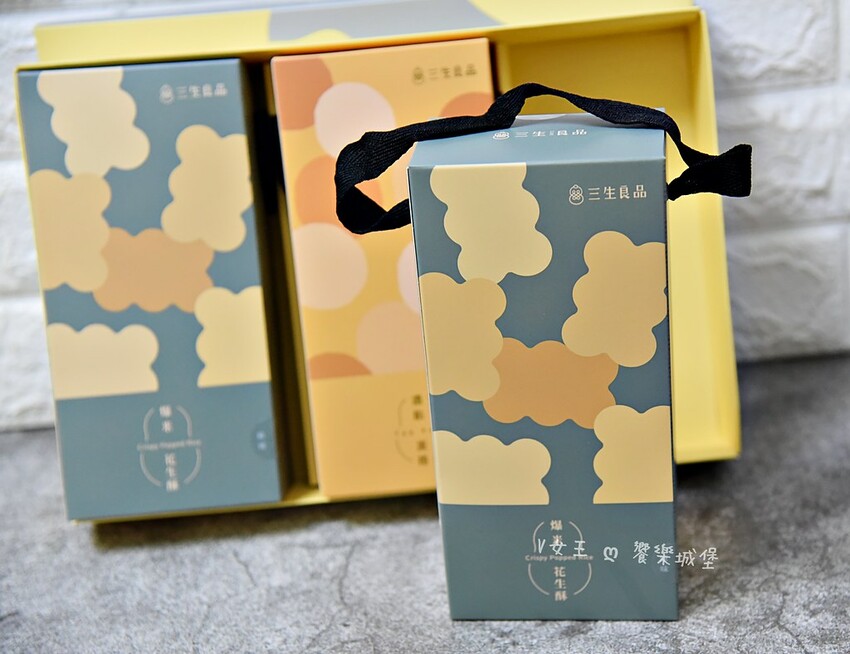 台中市潭子區三生良品 豪華禮盒 ll 春節過年禮盒推薦,濃餡蛋捲 + 爆米花生酥,讓人氣良品為這個特別的年節留下了難以忘