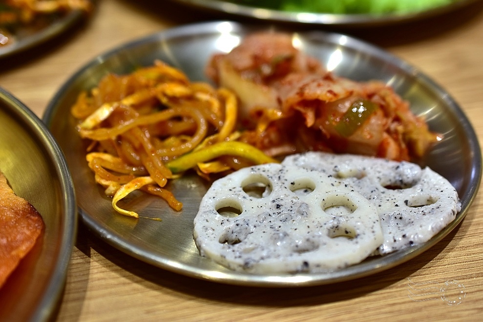 【江陵阿嬤韓鍋料理吃到飽】涼拌黑麻糊蓮藕 【江陵阿嬤韓鍋料理吃到飽】涼拌黑麻糊蓮藕