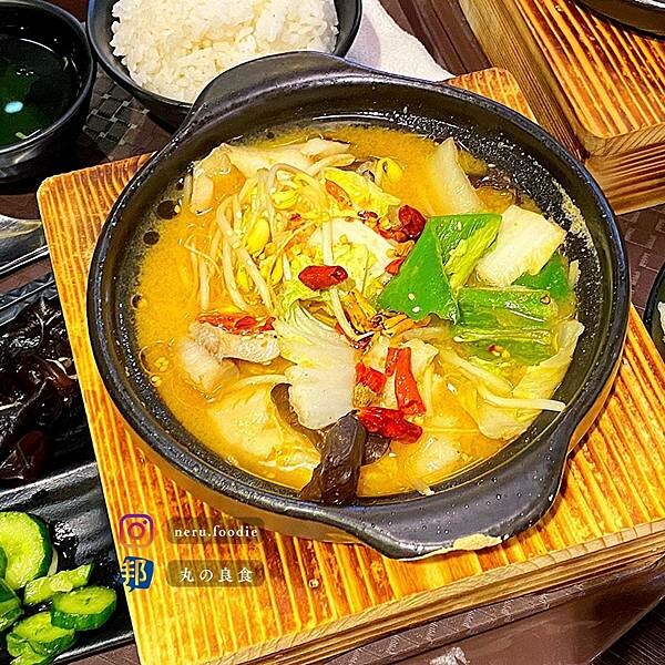 新北市板橋區元爵味 黃燜雞米飯|板橋小遠百美食街推薦 @neru.foodie / 丸の良食