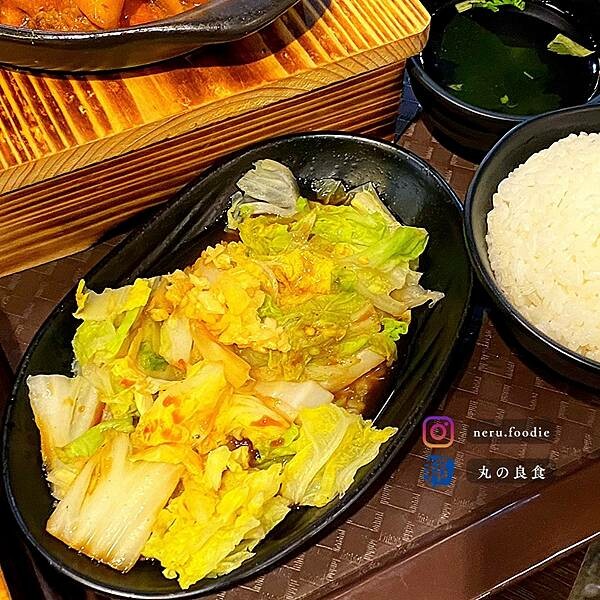 新北市板橋區元爵味 黃燜雞米飯|板橋小遠百美食街推薦 @neru.foodie / 丸の良食