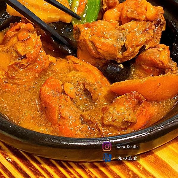 新北市板橋區元爵味 黃燜雞米飯|板橋小遠百美食街推薦 @neru.foodie / 丸の良食