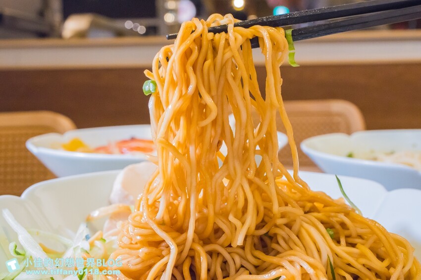 台北市信義區樂蝦拉麵/讓拉麵控為之瘋狂，獨創有鑊氣的蝦湯拉麵/15款拉麵任你選/台北拉麵推薦