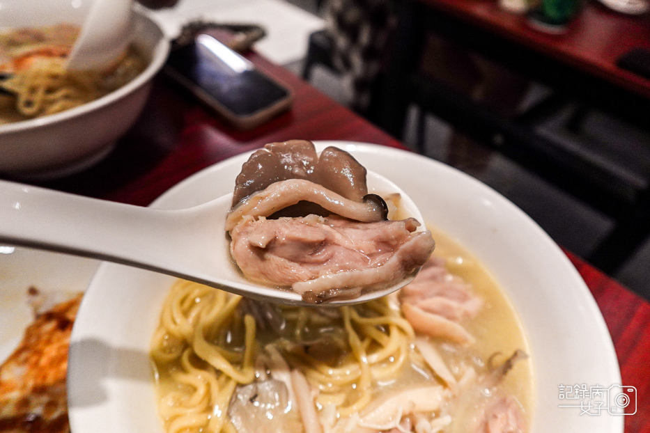 24林森北路宵夜雞湯榮麵食館老火百菇雞湯麵.jpg 24林森北路宵夜雞湯榮麵食館老火百菇雞湯麵.jpg