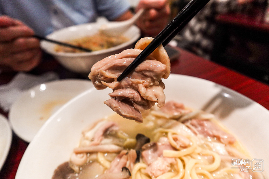 26林森北路宵夜雞湯榮麵食館老火百菇雞湯麵.jpg 26林森北路宵夜雞湯榮麵食館老火百菇雞湯麵.jpg