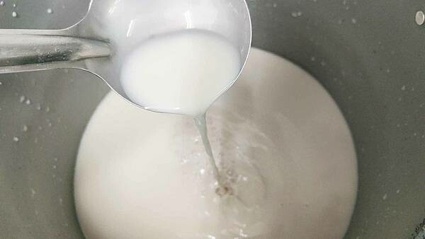 台北市中山區銀魚泰國料理|超佛心價泰式料理100元,白飯、泰式奶茶、椰漿西米露無限量吃到飽