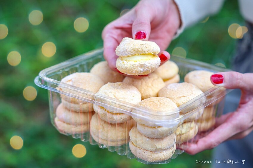 全台首賣爆紅的甜點來台北快閃囉!現做雪藏草莓芝士燒推薦,還有粉嫩可愛的北海道生乳達茲必買!