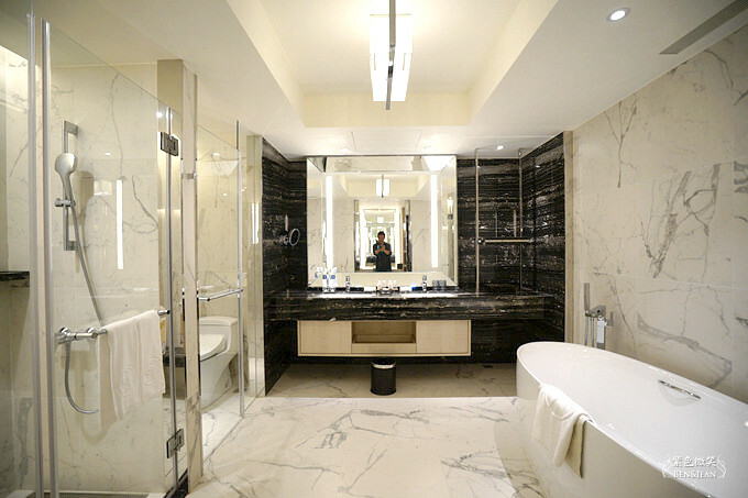 新北住宿推薦，板橋凱撒飯店洽公觀光都方便，生活機能超完善。