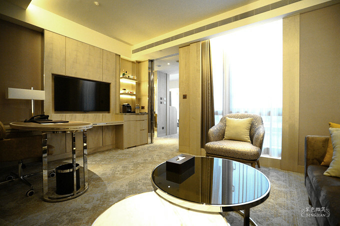 新北住宿推薦，板橋凱撒飯店洽公觀光都方便，生活機能超完善。