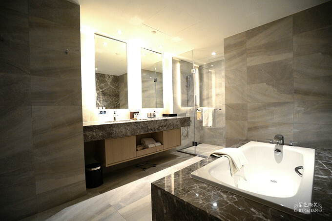 新北住宿推薦，板橋凱撒飯店洽公觀光都方便，生活機能超完善。