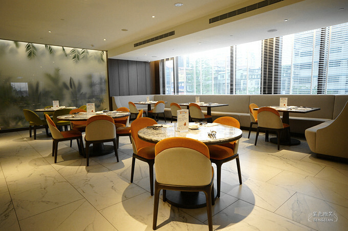 新北住宿推薦，板橋凱撒飯店洽公觀光都方便，生活機能超完善。