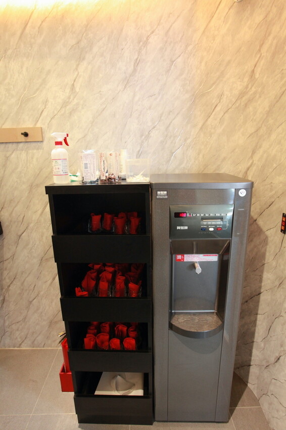 高雄市左營區吃。高雄美食|左營區。「火山湯海」新店報報!!!拉麵廚藝源自日本東京神田鬼金棒台灣分店,獨特濃厚系麻辣