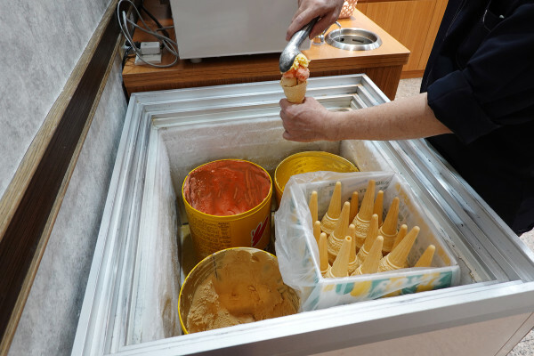 新北市蘆洲區便當價就能享用豐盛自助吧的長興路逸小鍋鍋の物,160元起自助吧吃到飽,肉片買一送一、點鍋送20元小菜折價卷