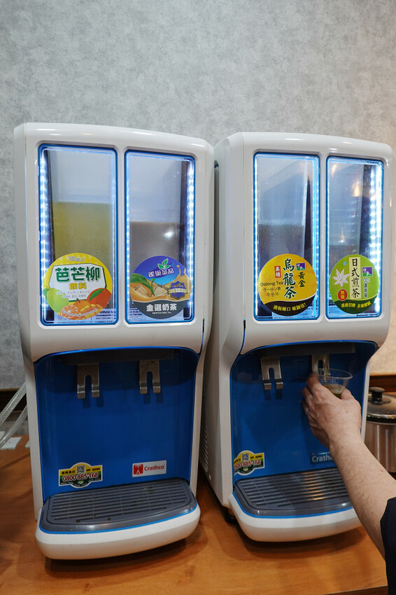 新北市蘆洲區便當價就能享用豐盛自助吧的長興路逸小鍋鍋の物,160元起自助吧吃到飽,肉片買一送一、點鍋送20元小菜折價卷