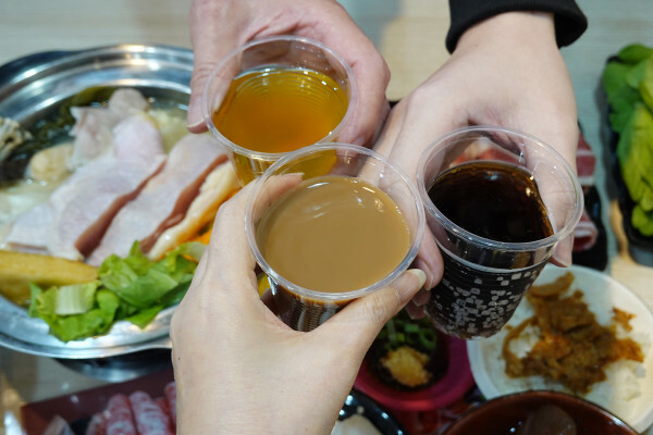 新北市蘆洲區便當價就能享用豐盛自助吧的長興路逸小鍋鍋の物,160元起自助吧吃到飽,肉片買一送一、點鍋送20元小菜折價卷