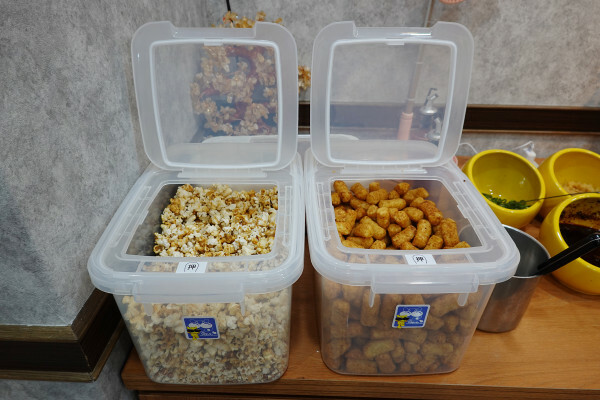 新北市蘆洲區便當價就能享用豐盛自助吧的長興路逸小鍋鍋の物,160元起自助吧吃到飽,肉片買一送一、點鍋送20元小菜折價卷