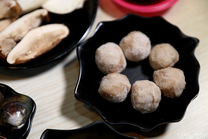 新北市蘆洲區C/P值爆表 免2百元爽吃鍋！麵食拌飯霜淇淋飲料嗑到爽 還有集點送鍋、肉品買一送一｜逸小鍋鍋の物-蘆洲店